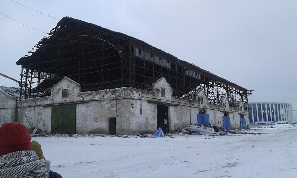 Пакгауз нижний новгород расписание. Бетонные пакгаузы на стрелке. Пакгаузы после ремонта. Пакгаузы на стрелке Алла Соловская. Как разбирали пакгаузы.