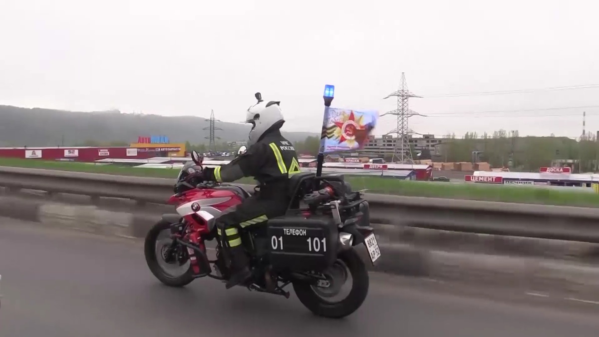 Нижегородские пожарные противостоят коронавирусу с помощью мотоциклов - фото 2