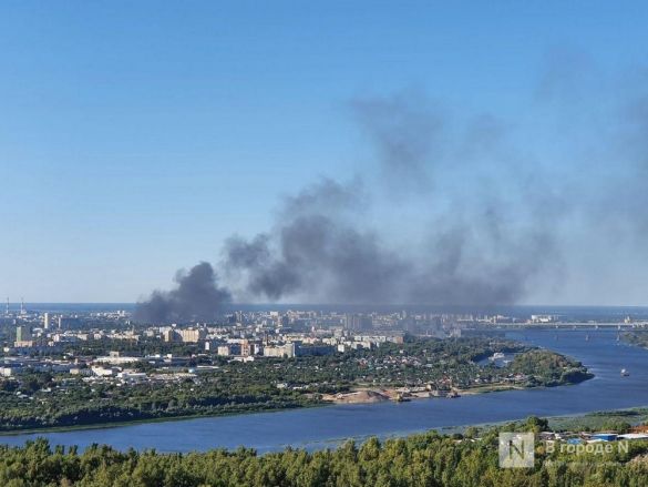 Крупный склад лакокрасочной продукции горит в Нижнем Новгороде - фото 2