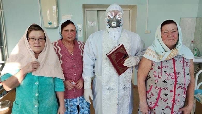 Священники начали посещать нижегородские ковид-госпиталя - фото 1
