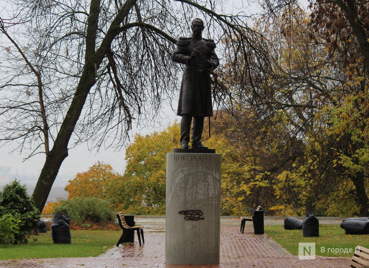 Памятник Николаю I установили в Александровском саду в Нижнем Новгороде - фото 1