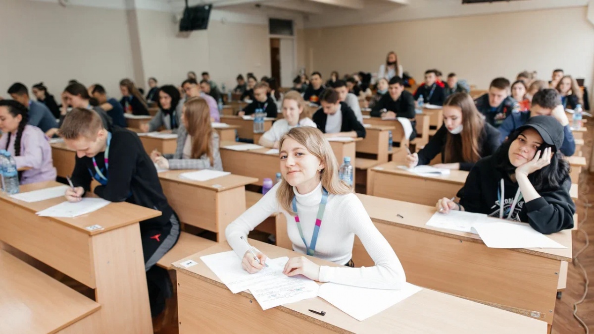 Пять директоров нижегородских школ получили награды от ректора Мининского университета - фото 1