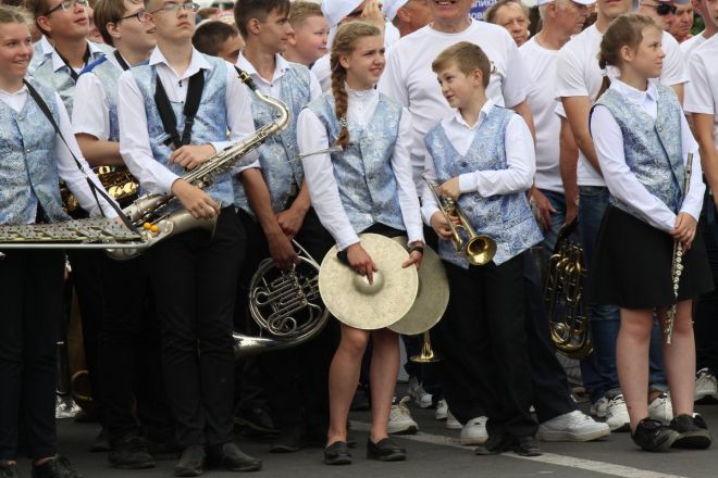 Фестивали духовых оркестров и Дружбы народов прошли в Нижнем Новгороде в День России - фото 19