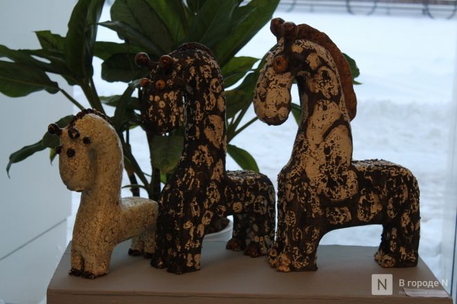 Фоторепортаж: выставка &laquo;АРТ МИР &mdash; 2026&raquo; открылась в Нижнем Новгороде - фото 40