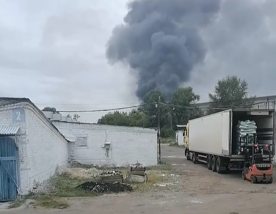 Пожар разгорелся в промзоне Сормовского района: пострадал один человек - фото 1