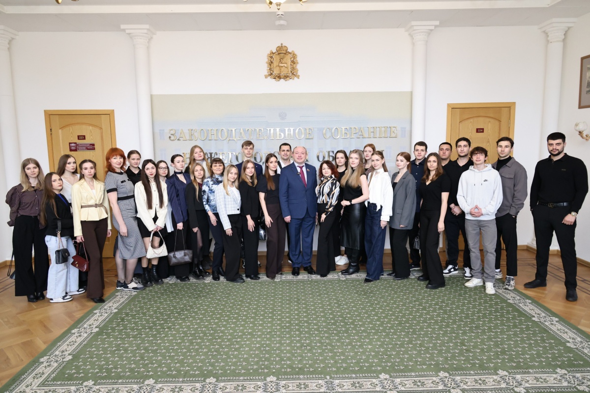Студенты ННГУ погрузились в работу Законодательного собрания - фото 1