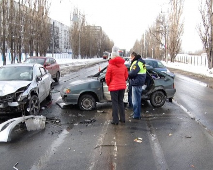 Младенец пострадал в лобовом столкновении двух машин в Московском районе