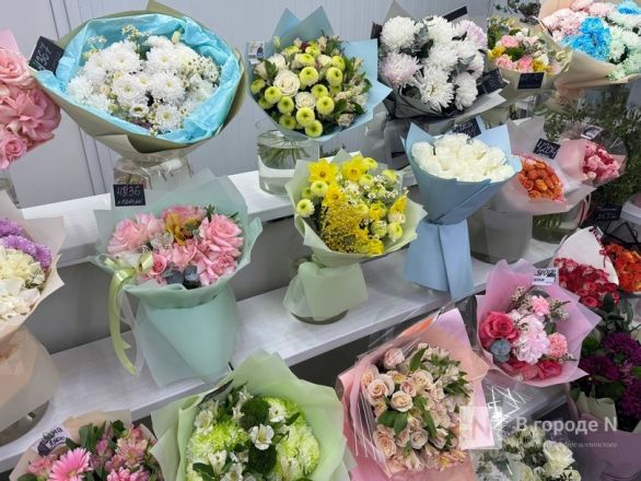 Мужчины, готовьтесь. Рассказываем, сколько стоят цветы к 8 марта в Нижнем Новгороде - фото 75
