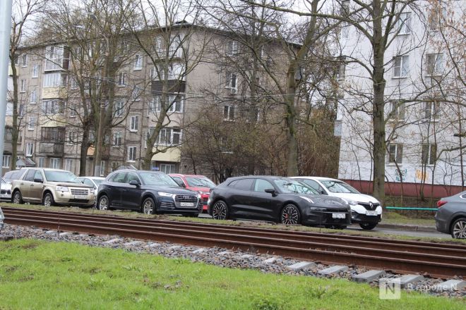 Огромные пробки возникли на перекрестке Ванеева &mdash; Сусловой в Нижнем Новгороде - фото 14