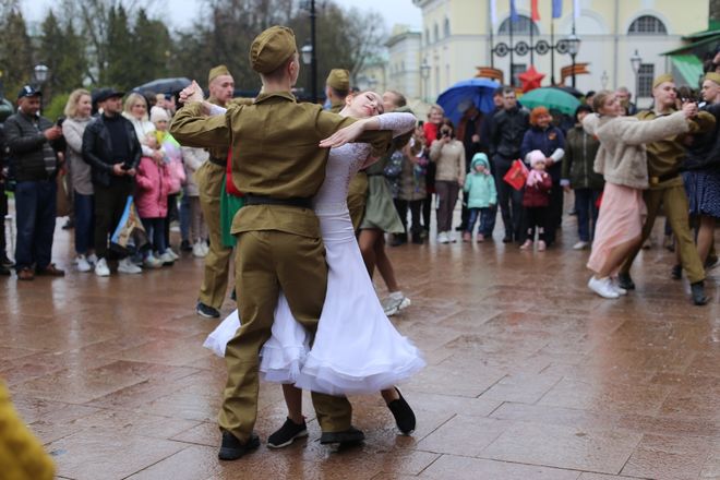 Около 30 тысяч человек посетили Нижегородский кремль в День Победы - фото 6