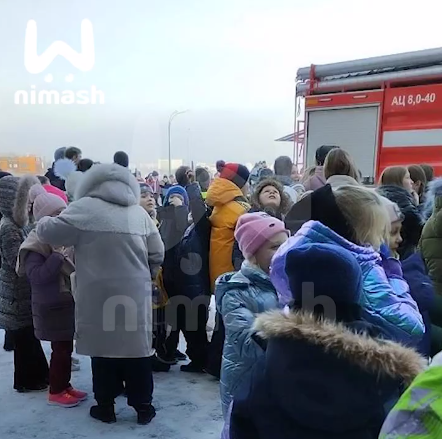400 детей эвакуировали из школы в Новинках из-за короткого замыкания - фото 1