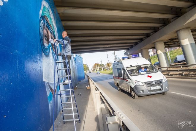 Масштабное граффити, посвященное врачам, появилось на Окском съезде - фото 2