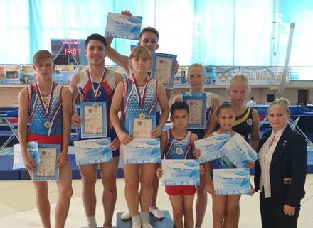 Пятеро нижегородцев завоевали медали на батутных соревнованиях в Петербурге