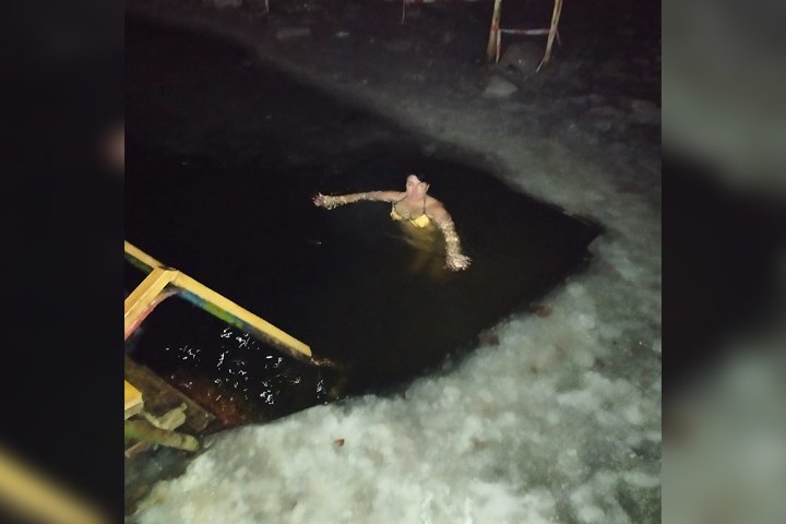 Из-за тонкого льда спускаться в прорубь на Крещение сормовичи будут с берега - фото 1