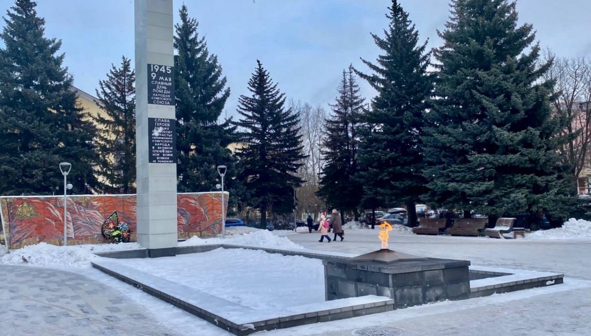 Вечный огонь зажгли у мемориала Славы в Московском районе - фото 1