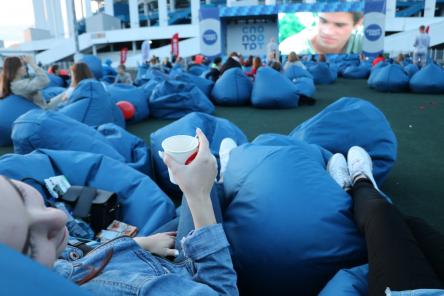 Летний кинотеатр будет работать на Стрелке до 21 сентября