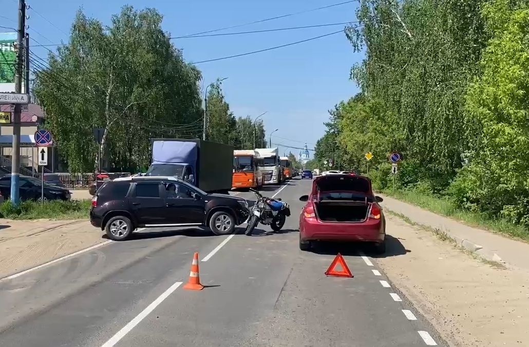 Массовое ДТП с машинами и мотоциклом случилось в Арзамасе: есть пострадавший - фото 1