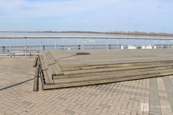 Трещит по швам: как выглядит центр Нижнего Новгорода после аномальной зимы — фоторепортаж - фото 137