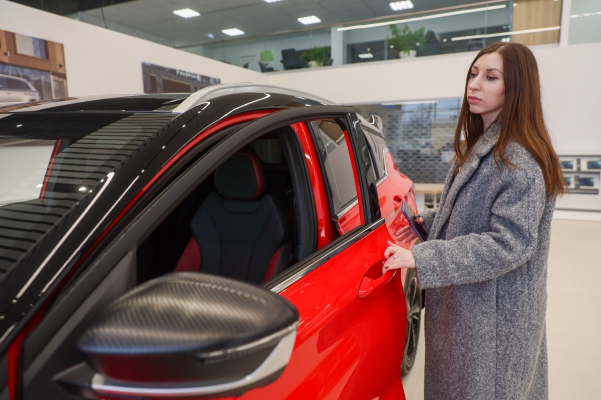 ВТБ: в апреле продажи автокредитов в России выросли более чем на 10% - фото 1