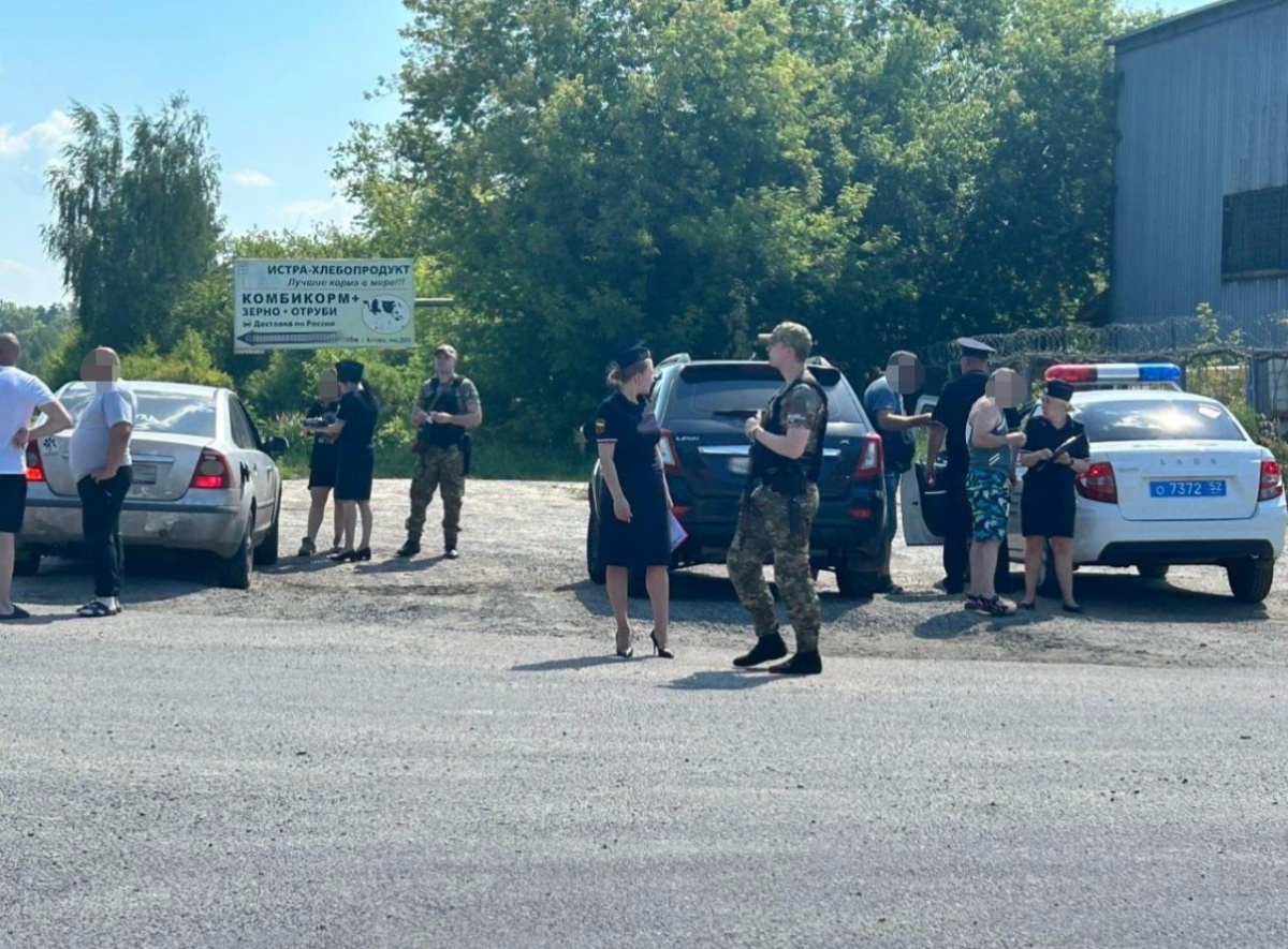 12 автомобилей арестовали приставы в Кстовском районе - фото 1