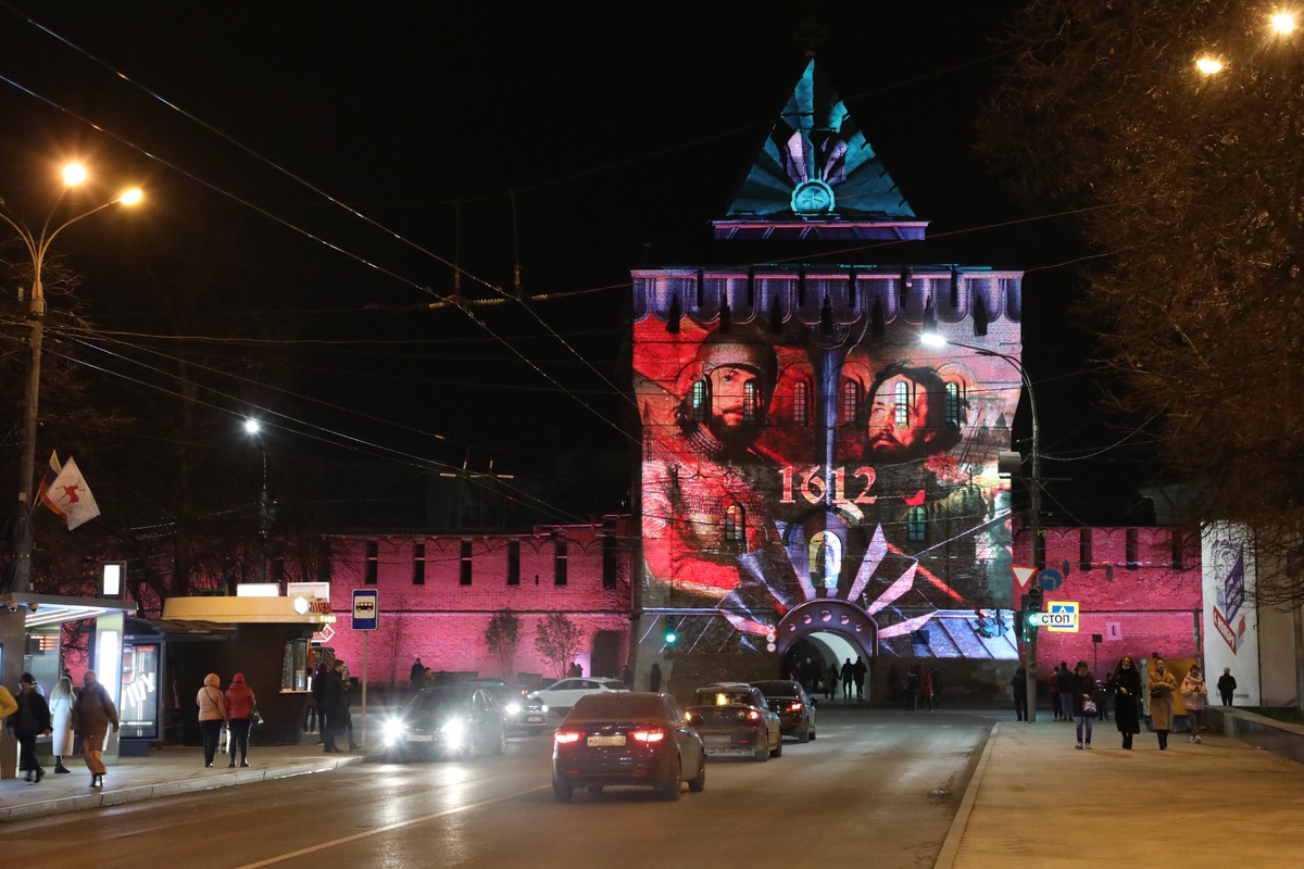 Появились фото праздничной инсталляции на Нижегородском кремле - фото 1