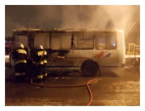 Автобус с пассажирами загорелся во время движения на Бору - фото 1