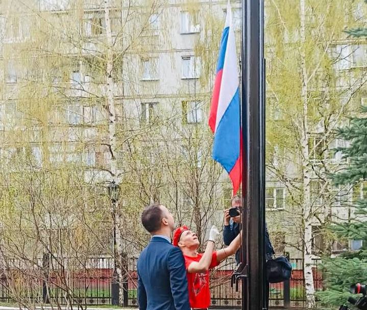 Российский флаг начнут поднимать во всех нижегородских школах с 1 сентября - фото 1