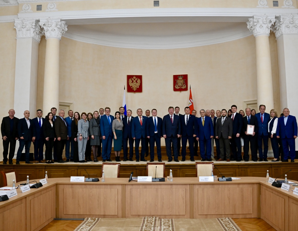 Владислав Егоров посетил сельхозпредприятия в Смоленске - фото 1