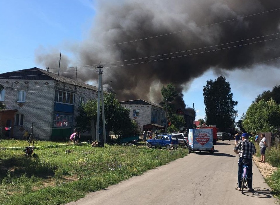 Два жилых дома сгорели в Семеновском районе - фото 1