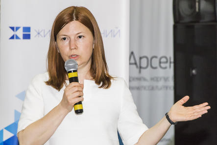 Елизавета Солонченко пообещала нижегородцам убрать синие заборы и сохранить деревянные дома