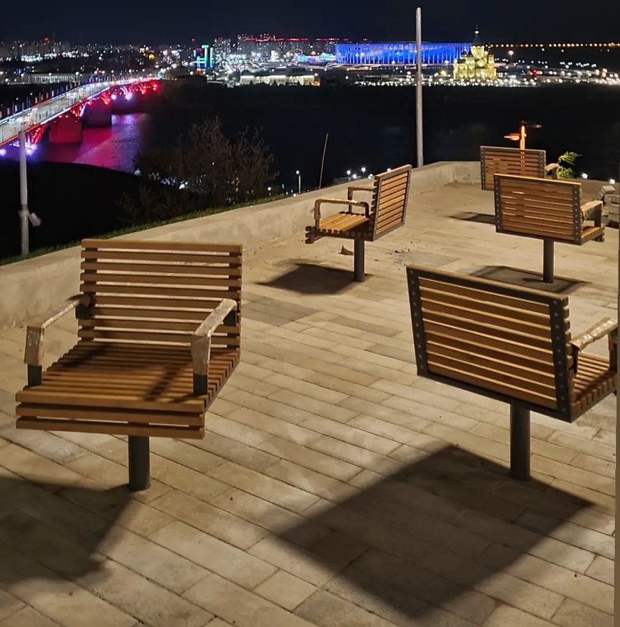 Лежаки и вращающиеся стулья появились на набережной Федоровского - фото 1