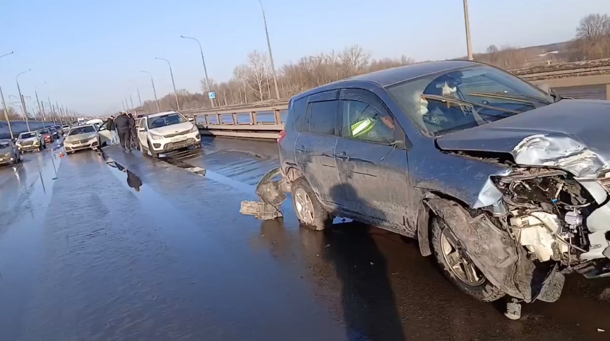 Два человека пострадали в ДТП с тремя иномарками в Нижегородской области - фото 1