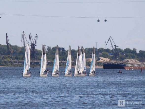 75 яхт и более 500 сапов вышли на Волгу в Нижнем Новгороде в День города - фото 45