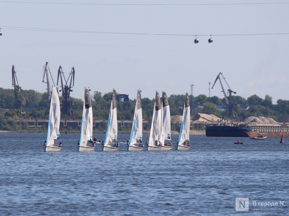 75 яхт и более 500 сапов вышли на Волгу в Нижнем Новгороде в День города - фото 9