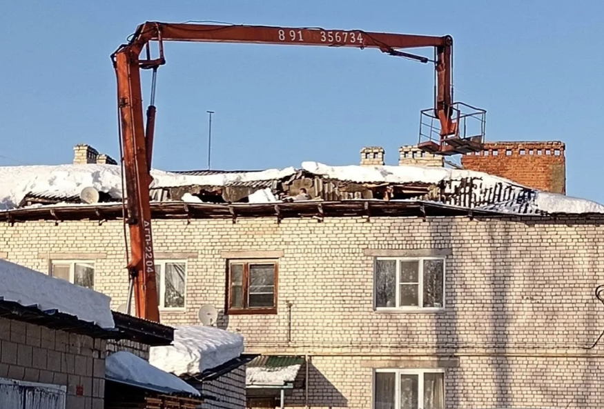 Крыша еще одного дома обрушилась в Нижегородской области - фото 1