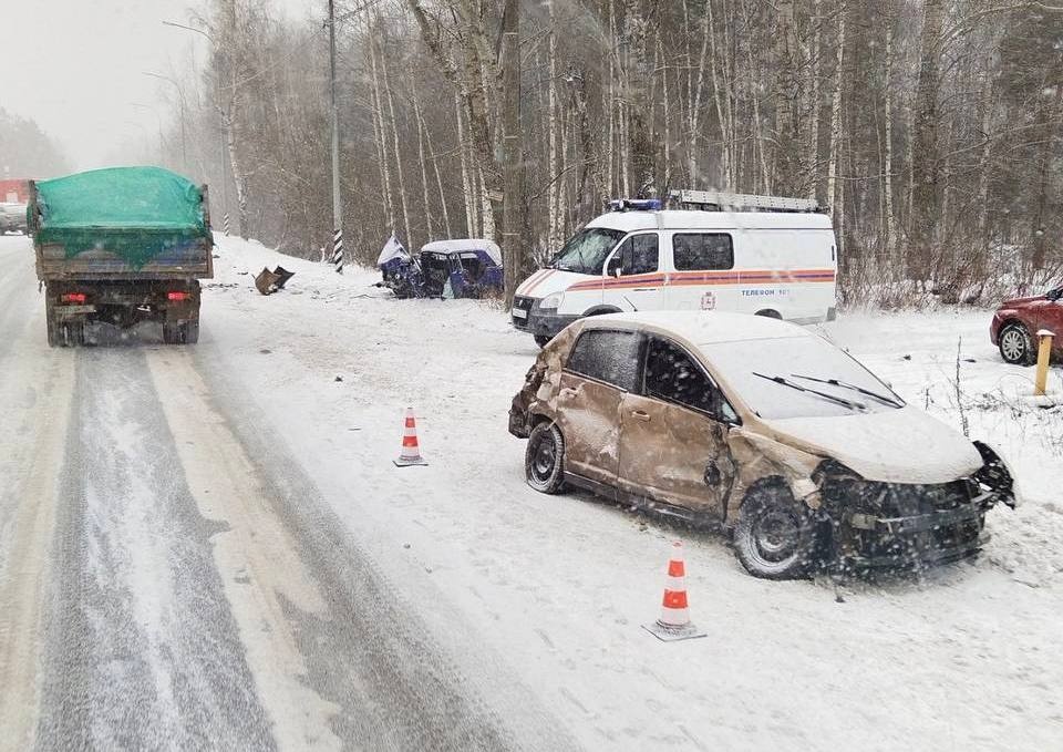 ГИБДД озвучила подробности аварии в Дзержинске с двумя погибшими женщинами - фото 1