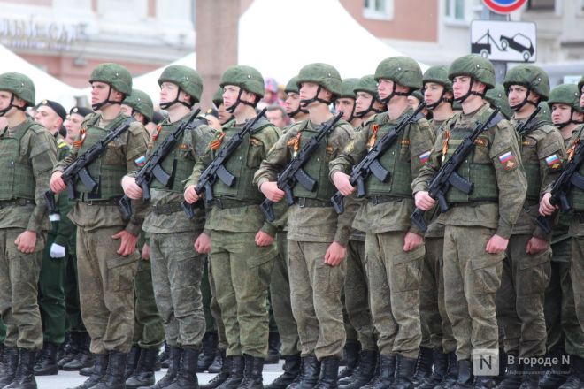 Парад в честь 79-й годовщины Победы проходит в Нижнем Новгороде - фото 2