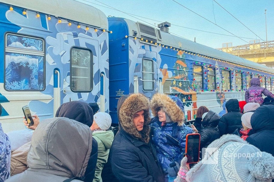 Дед Мороз приехал на своём поезде в Нижний Новгород - фото 2