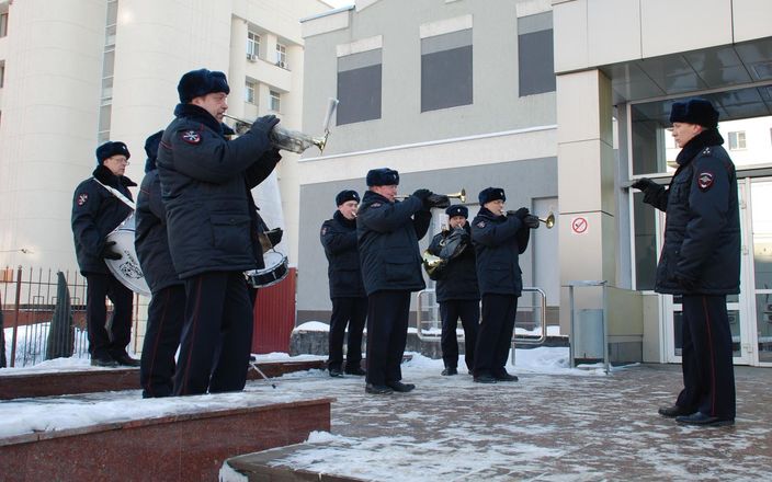 Оркестр нижегородской полиции сделал музыкальный подарок женщинам (ФОТО, ВИДЕО) - фото 8